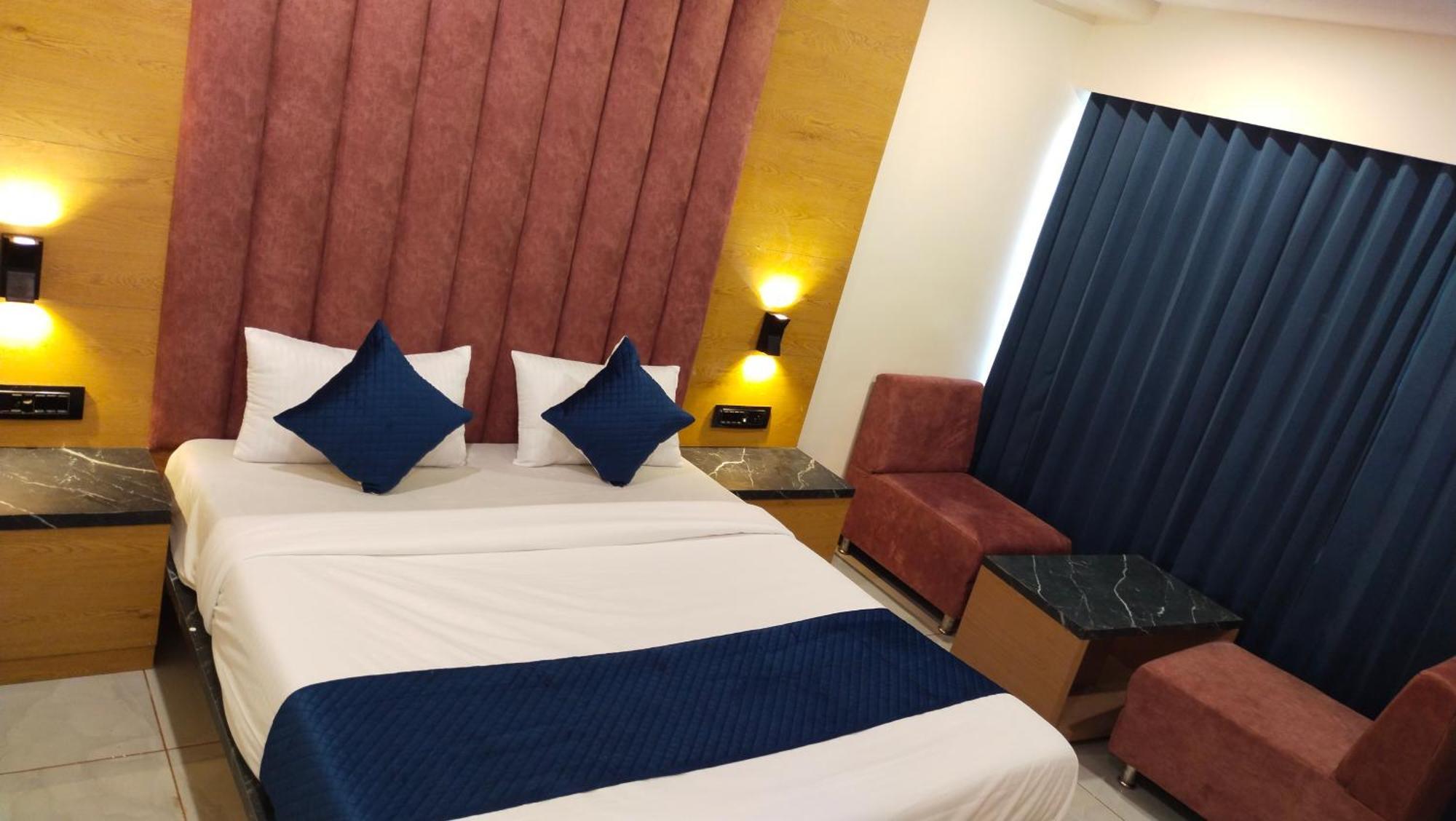 Hotel Campus Ahmedabad Buitenkant foto